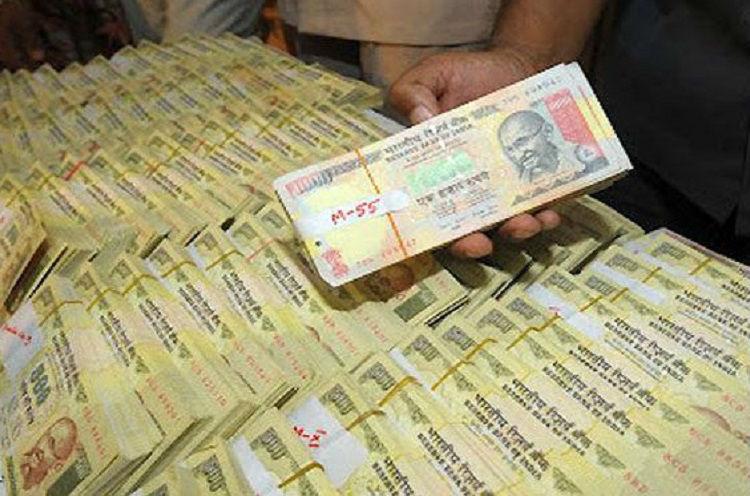 ಭಾರತದಲ್ಲಿ  ಬ್ಯಾನ್ ಆದ ನೋಟು ಆಫ್ರಿಕಾದ ಚುನಾವಣಾ ಪ್ರಚಾರದಲ್ಲಿ... !